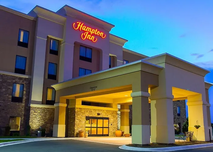 Hotel Hampton - Near The DeKalb