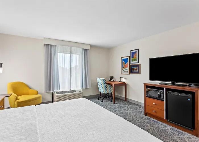 Hampton - Near The 3*