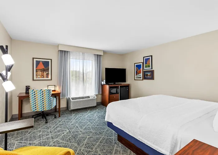 Hampton - Near The Hotel 3*