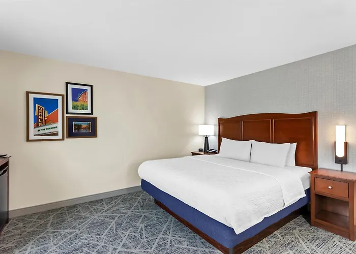 Hampton - Near The 3*