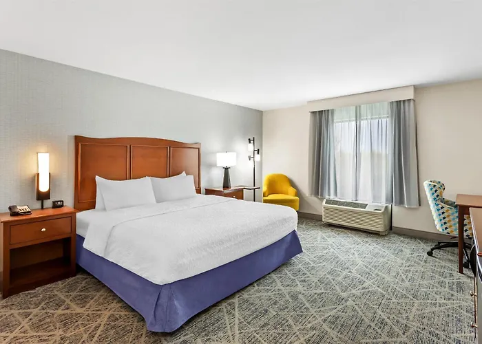 Hampton - Near The 3* DeKalb