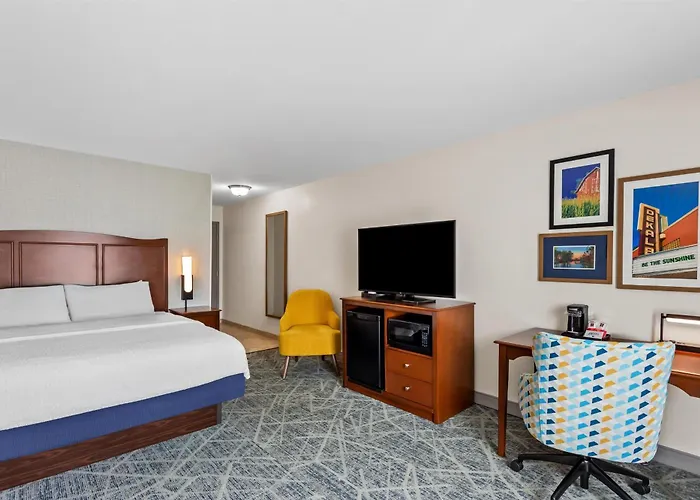 Hotel Hampton - Near The